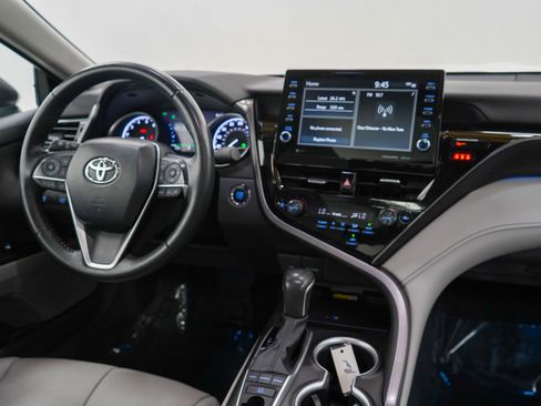 Used 2023 Toyota Camry XLE image 13