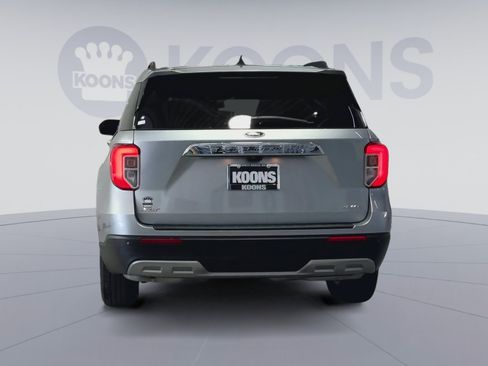 Used 2023 Ford Explorer XLT w/ Equipment Group 202A AWD/4WD image 10