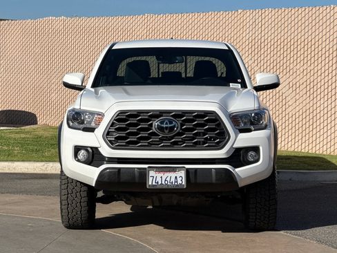 Used 2020 Toyota Tacoma TRD Off-Road w/ Technology Package AWD/4WD image 9