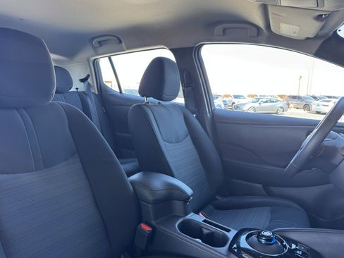 Used 2022 Nissan Leaf SV image 39