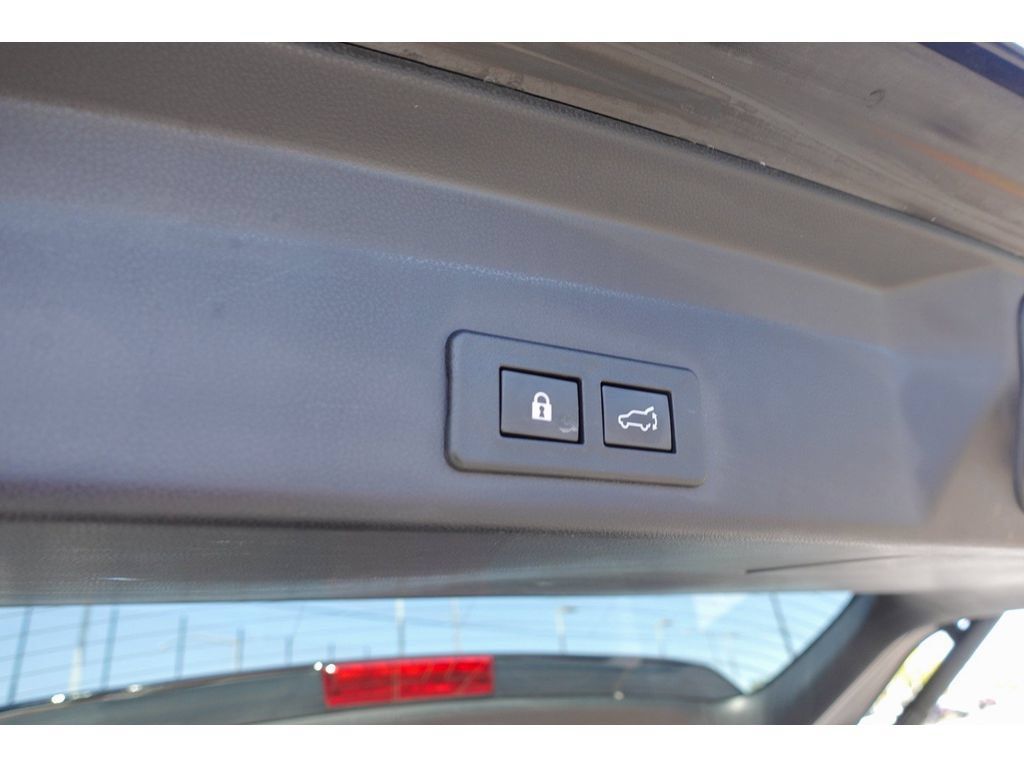 Used 2023 Subaru Ascent Limited AWD/4WD image 32