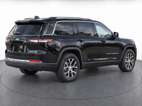 Used 2023 Jeep Grand Cherokee Limited RWD image 7