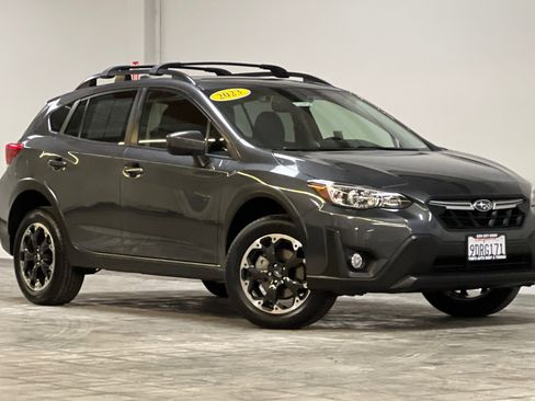 Used 2023 Subaru Crosstrek 2.0i Premium image 2