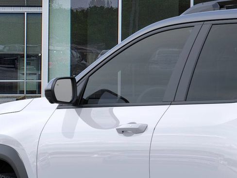 New 2027 Chevrolet Equinox LT w/ Convenience Package II FWD image 12