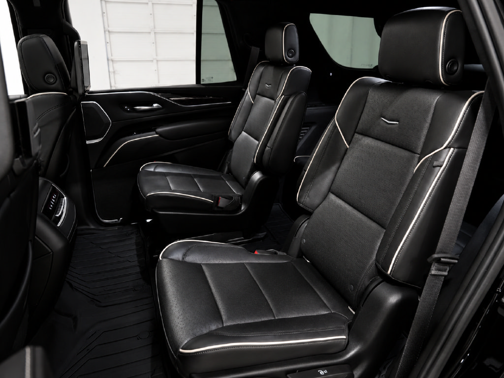 Used 2022 Cadillac Escalade Sport Platinum w/ LPO, ONYX Package AWD/4WD image 28