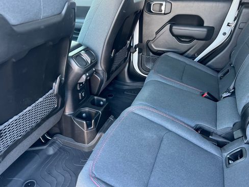 Certified 2025 Jeep Gladiator Rubicon image 13