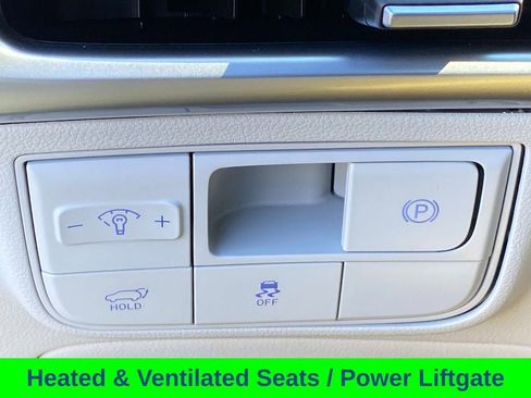 Used 2025 Hyundai Tucson Limited AWD/4WD image 23