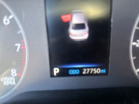 Used 2024 Toyota Corolla SE image 13