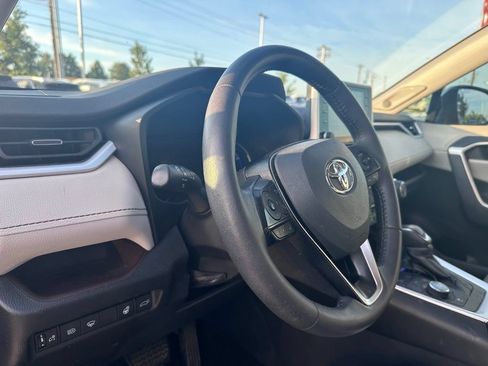 Used 2020 Toyota RAV4 Limited w/ Limited Grade Weather Package AWD/4WD image 7