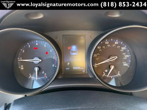 Used 2020 Toyota C-HR XLE FWD image 19