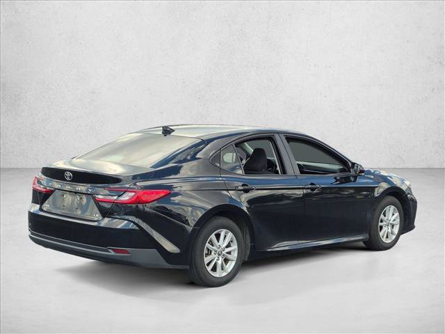 Used 2025 Toyota Camry LE FWD image 5