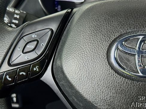Used 2019 Toyota C-HR LE FWD image 13