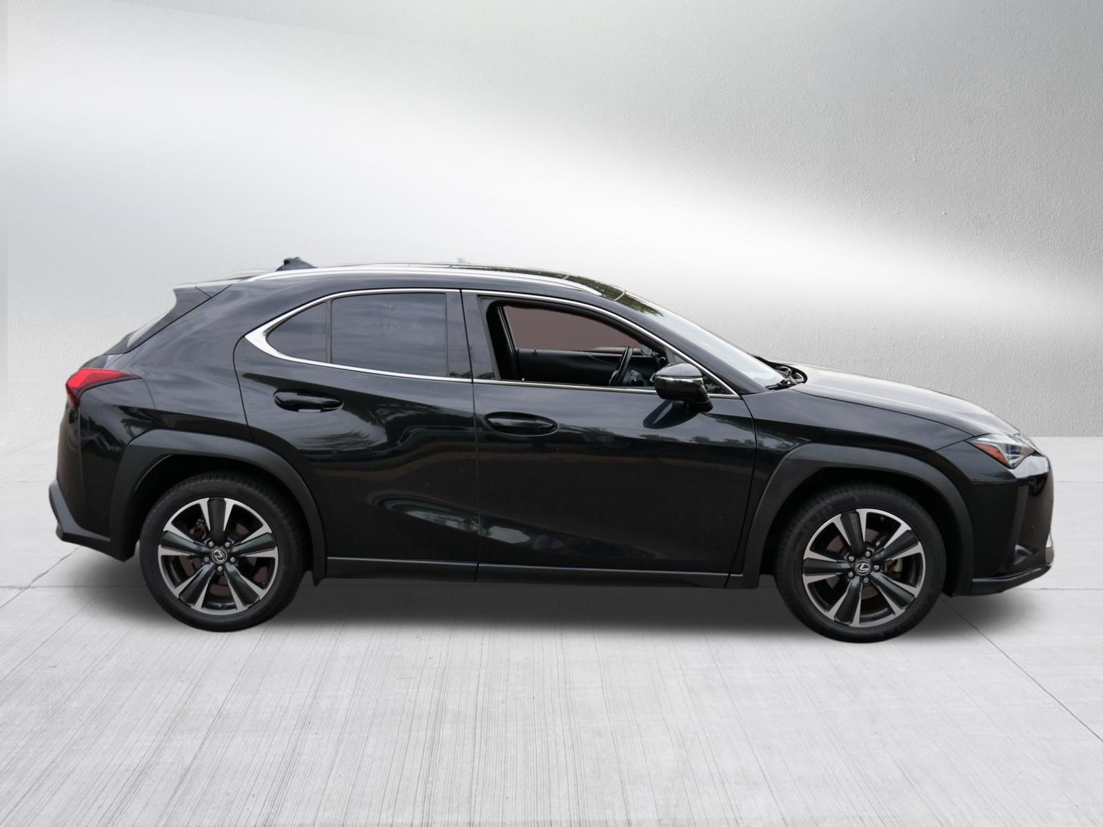 Used 2022 Lexus UX 200 w/ Accessory Package (Z2) FWD image 8
