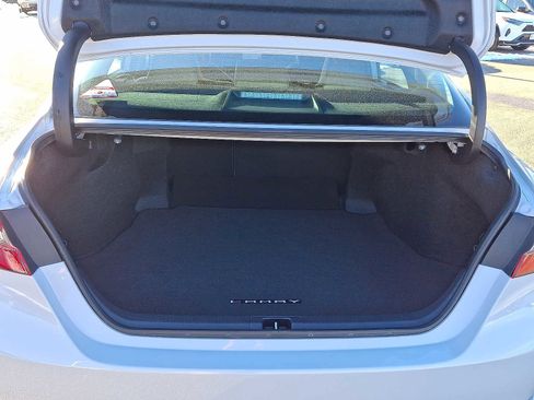 Used 2024 Toyota Camry SE image 31