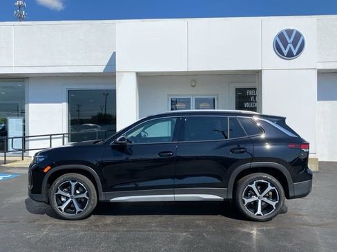 New 2025 Volkswagen Tiguan SE AWD/4WD image 12