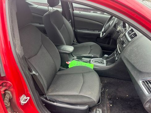 Used 2012 Dodge Avenger SXT FWD image 13