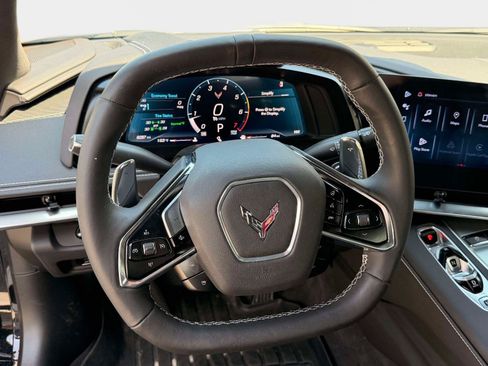 Used 2024 Chevrolet Corvette Stingray Preferred Cpe w/ Z51 Performance Package RWD image 17