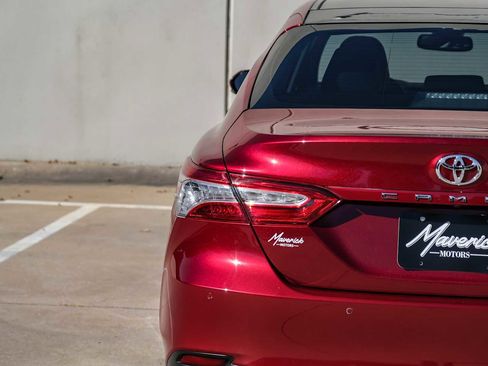 Used 2018 Toyota Camry XLE image 46