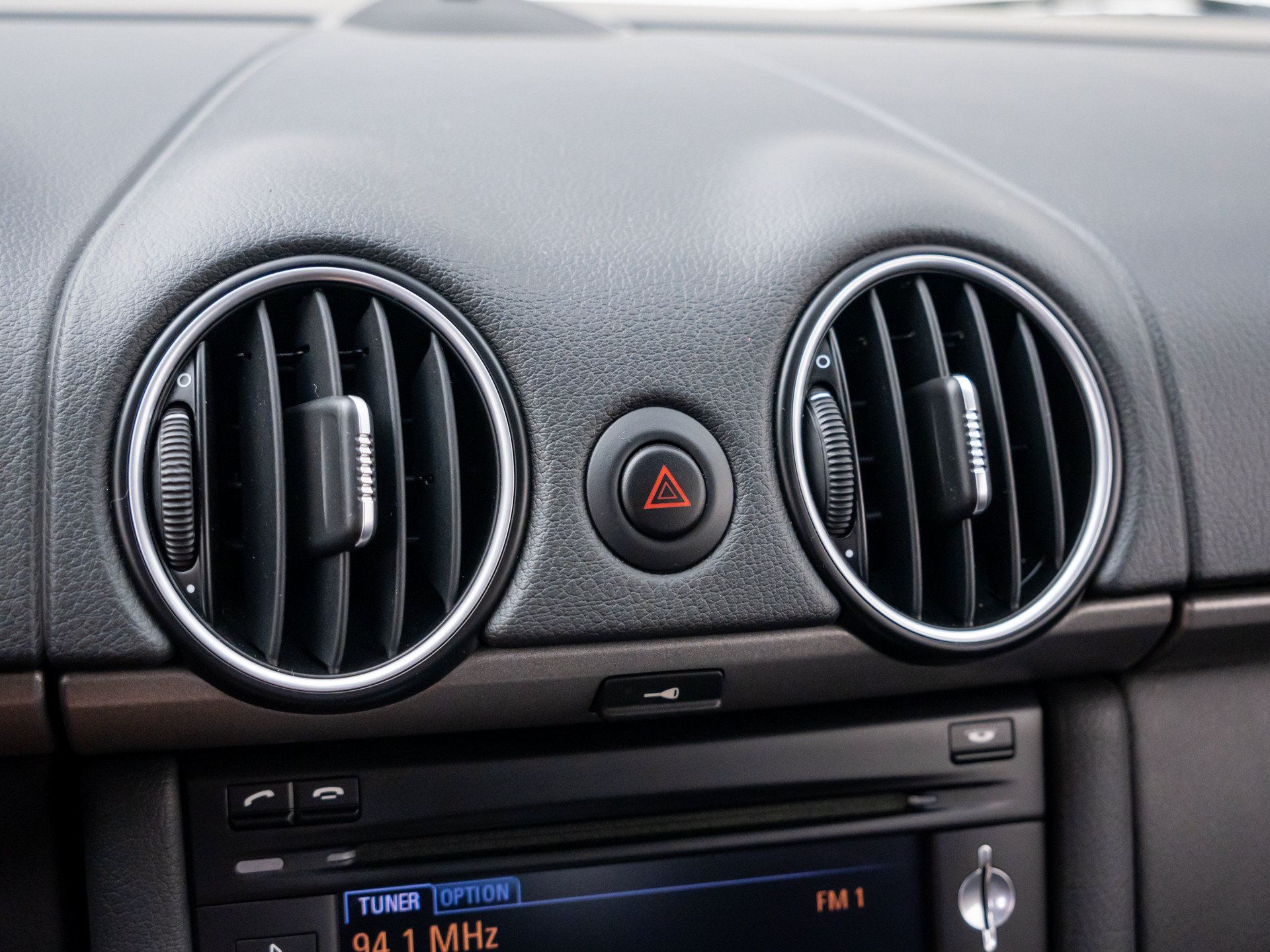 Used 2010 Porsche Cayman RWD image 18
