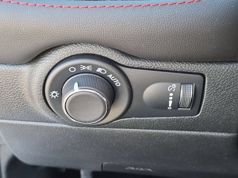Used 2025 Dodge Durango GT RWD image 17