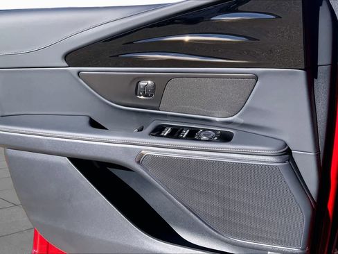 New 2026 Lincoln Nautilus Premier w/ Jet Appearance Package AWD/4WD image 10