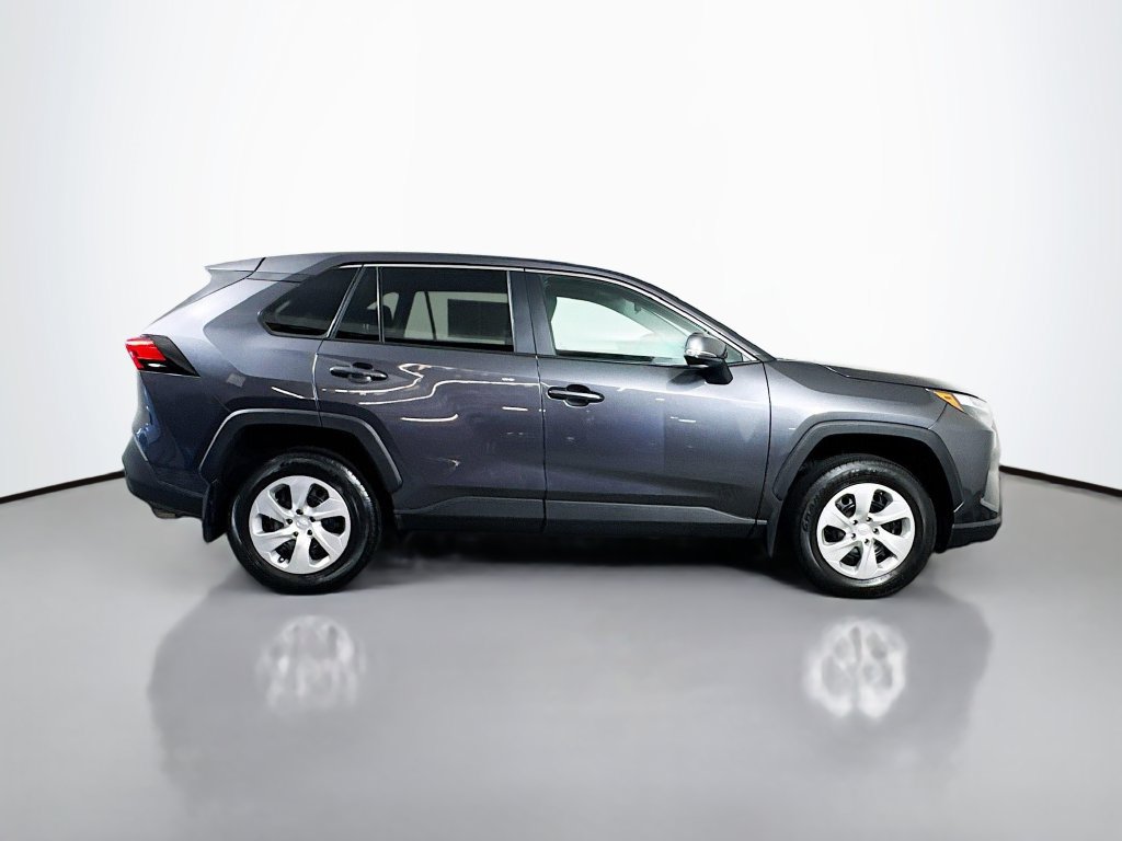 Used 2023 Toyota RAV4 LE AWD/4WD image 9