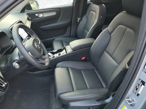 New 2026 Volvo XC40 B5 Plus w/ Protection Package Premier AWD/4WD image 16