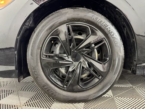 Used 2025 Honda Civic LX image 39
