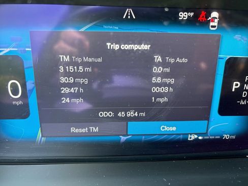 Used 2023 Volvo XC60 B5 Ultimate w/ Protection Package FWD image 10