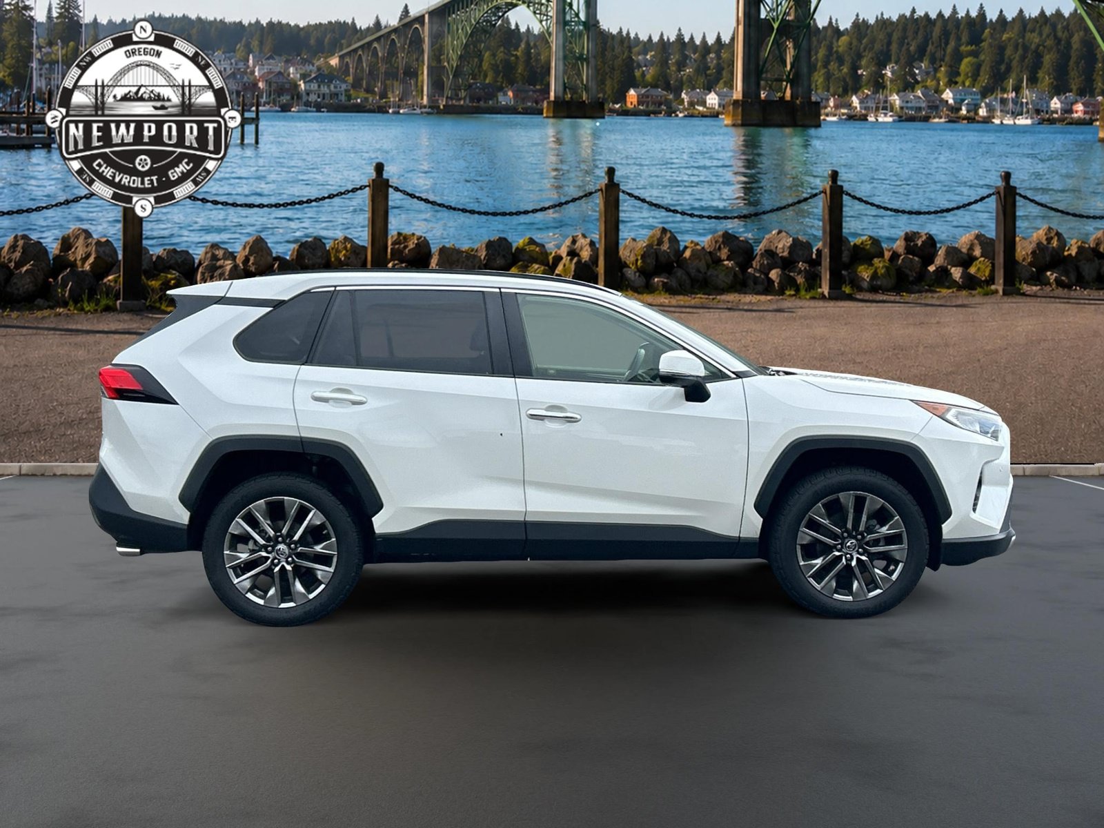 Used 2019 Toyota RAV4 Limited w/ Cold Weather Package AWD/4WD image 4