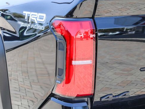 Certified 2024 Toyota Tacoma TRD Off-Road AWD/4WD image 10