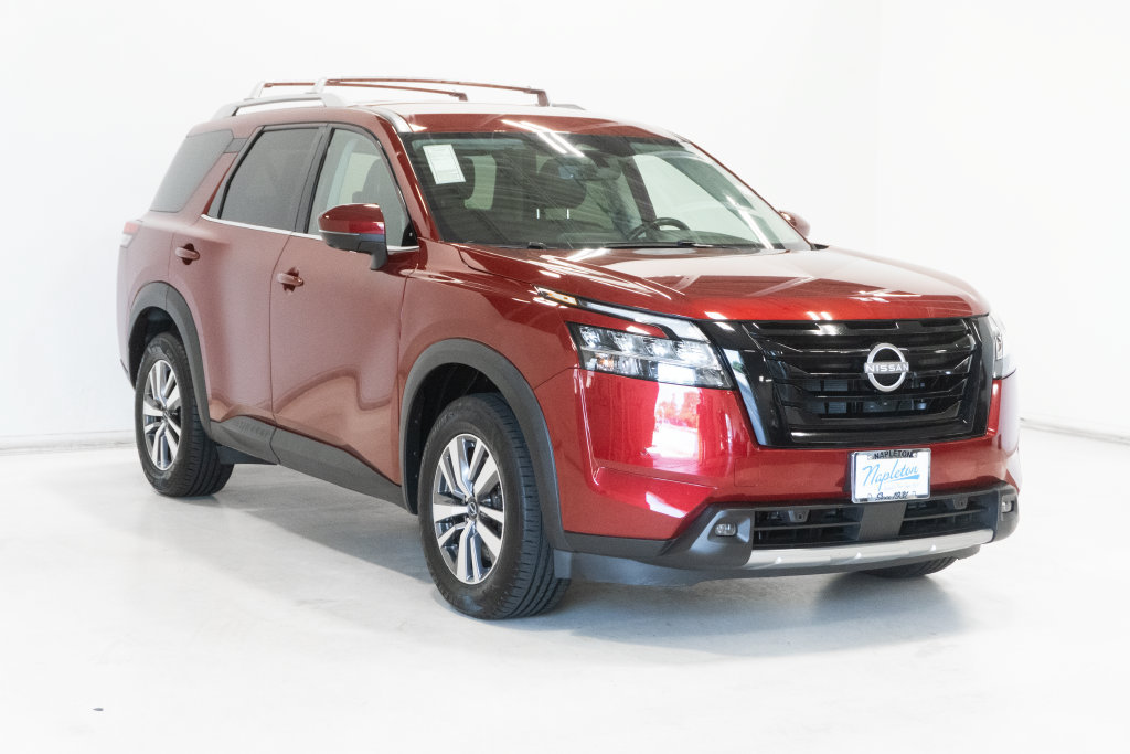 Used 2023 Nissan Pathfinder SL w/ Lighting Package (N92) AWD/4WD image 6