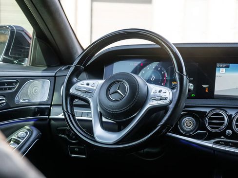 Used 2018 Mercedes-Benz S 560 Sedan image 38