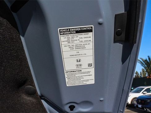 New 2025 Honda Pilot Touring image 19