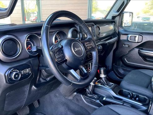 Used 2019 Jeep Wrangler Sport image 14
