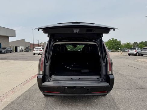 Used 2017 Cadillac Escalade ESV Premium Luxury AWD/4WD image 8