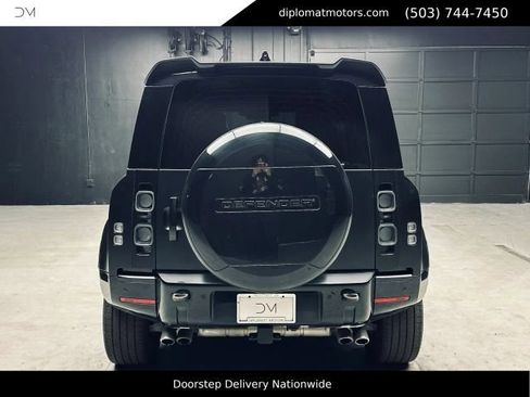 Used 2022 Land Rover Defender 110 V8 AWD/4WD image 6