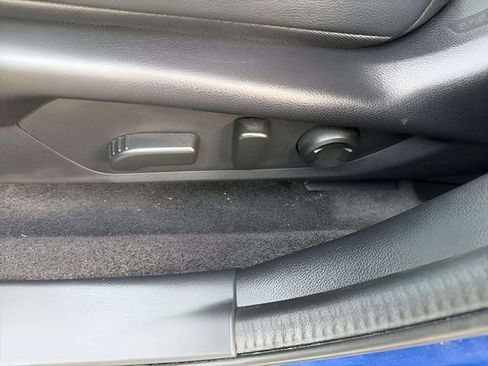 Used 2025 Subaru Crosstrek 2.5i Limited w/ Crosstrek Mirror Package image 6