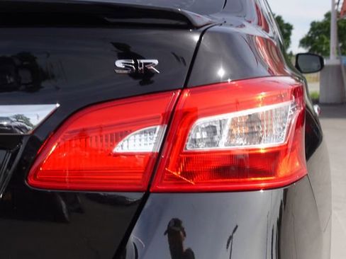 Used 2019 Nissan Sentra SR w/ Exterior Package image 7