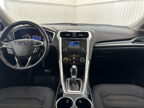 Used 2013 Ford Fusion SE image 16