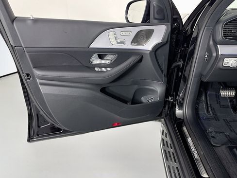 New 2026 Mercedes-Benz GLS 580 4MATIC image 21