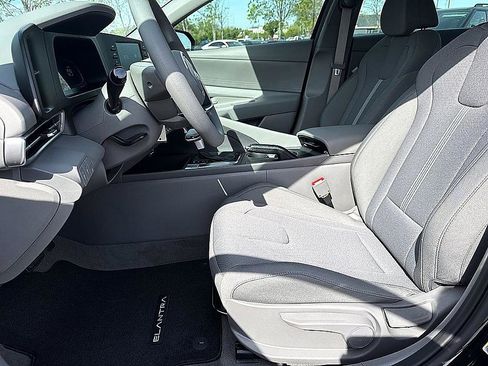 New 2026 Hyundai Elantra SE image 8