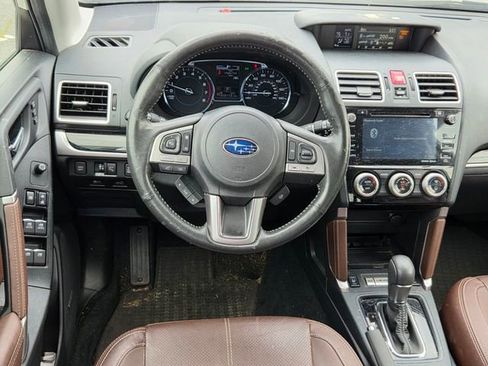 Used 2018 Subaru Forester 2.5i Touring AWD/4WD image 12