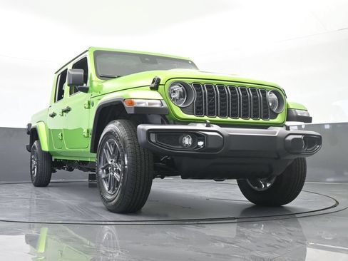 Used 2025 Jeep Gladiator Sport AWD/4WD image 58
