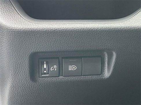 Used 2024 Toyota RAV4 SE image 18