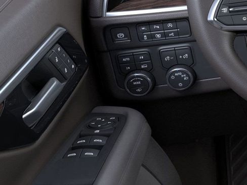 New 2026 Chevrolet Suburban LT image 22