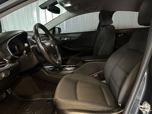 Used 2017 Chevrolet Malibu LT image 13