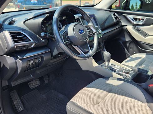 Used 2021 Subaru Forester Premium AWD/4WD image 7