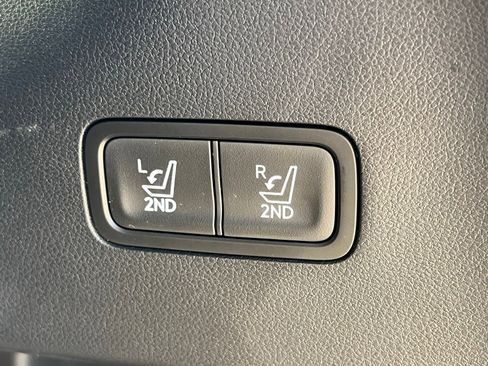 Certified 2025 Hyundai Santa Fe SE image 18