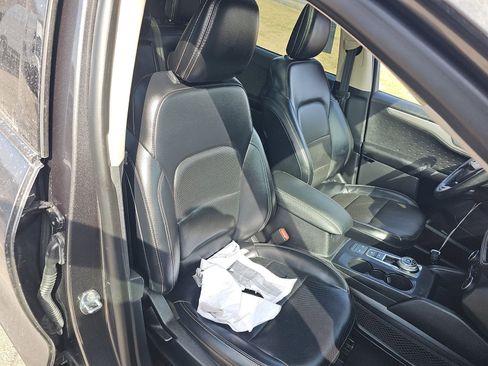 Used 2020 Ford Escape SEL image 6